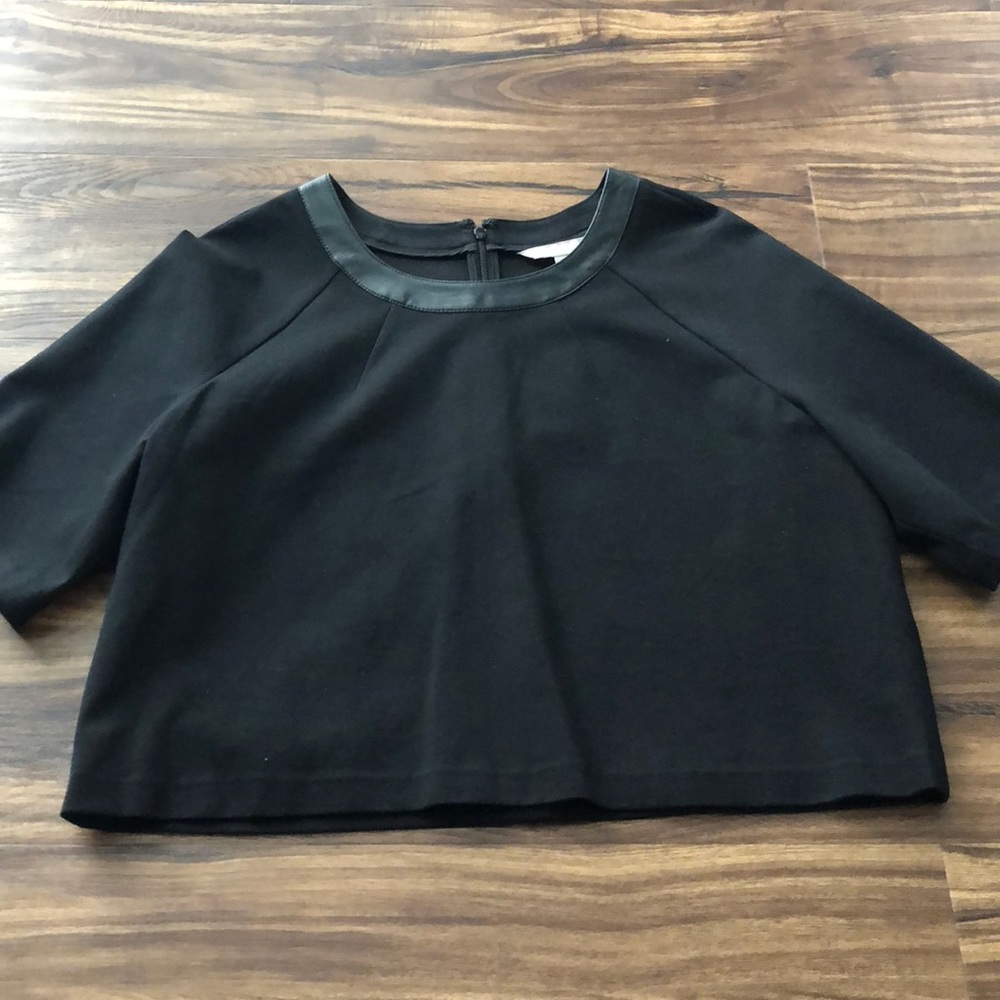Crop black top